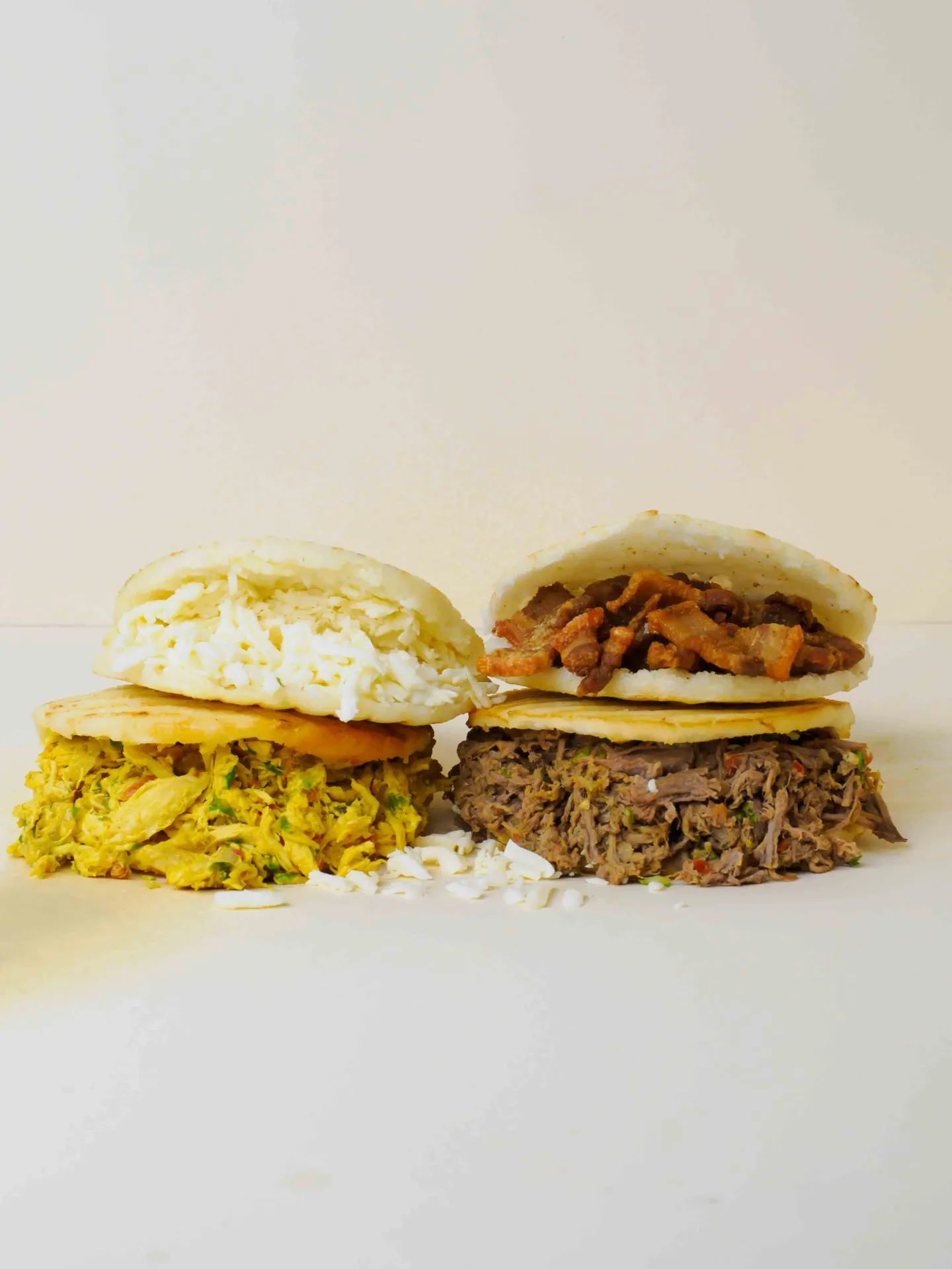 AREPA RELLENA  (CARNE, ROSADA)
