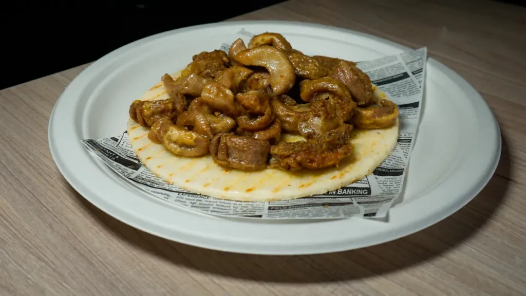 [009-5] CHUNCHULLO CON AREPA